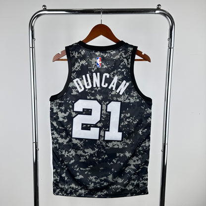 NBA San Antonio Spurs 24 (Retro Players)
