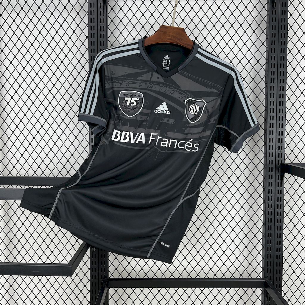 River Plater maillot foot 70ème anniversaire 2013 2014 retro